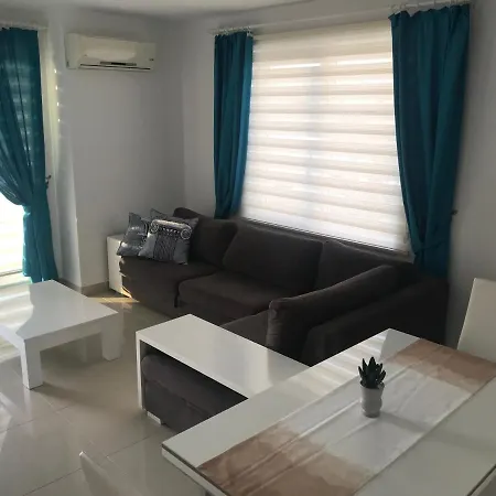 公寓 Fortuna Luxury Apartman In *