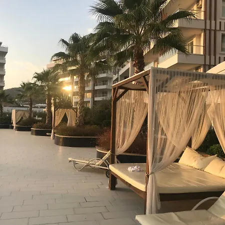 公寓 Fortuna Luxury Apartman In *